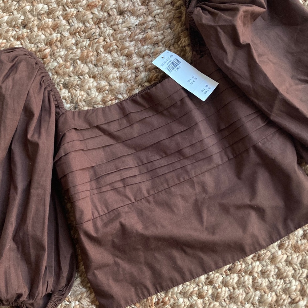 New w Tag: Abercrombie & Fitch Pleated Front Puff Sleeve Blouse. Brown. Size XS